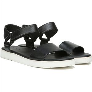 LAST CHANCE Vince Blyton Sport Sandal 8 1/2 NIB